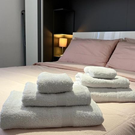 Rafael Milano - 10 Min From Linate Airport, Centrale Fs, Ospedale San Raffaeleアパートメント エクステリア 写真