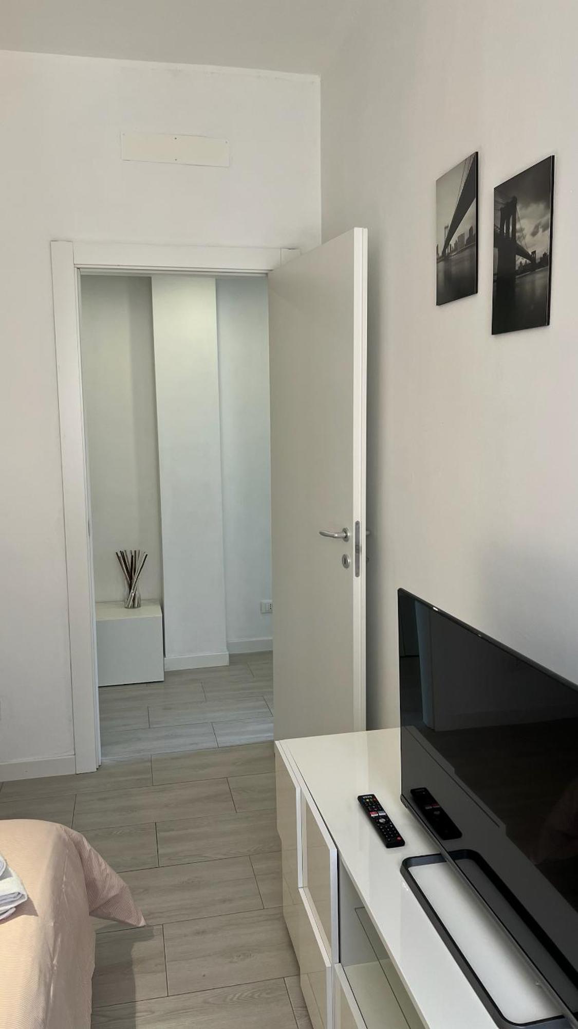 Rafael Milano - 10 Min From Linate Airport, Centrale Fs, Ospedale San Raffaeleアパートメント エクステリア 写真